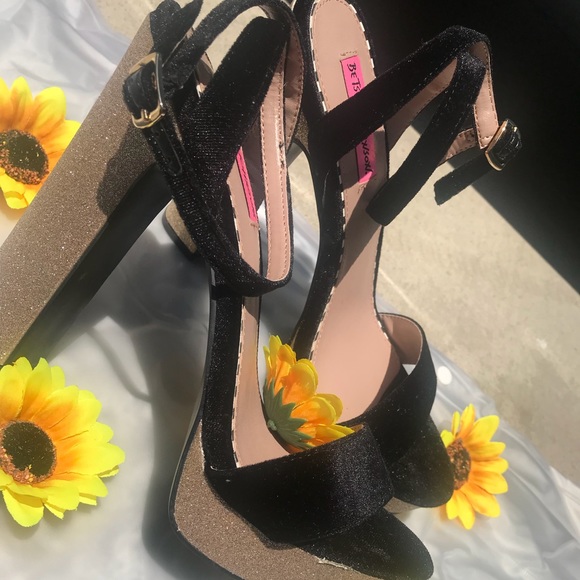 Betsey Johnson heels - Picture 1 of 5
